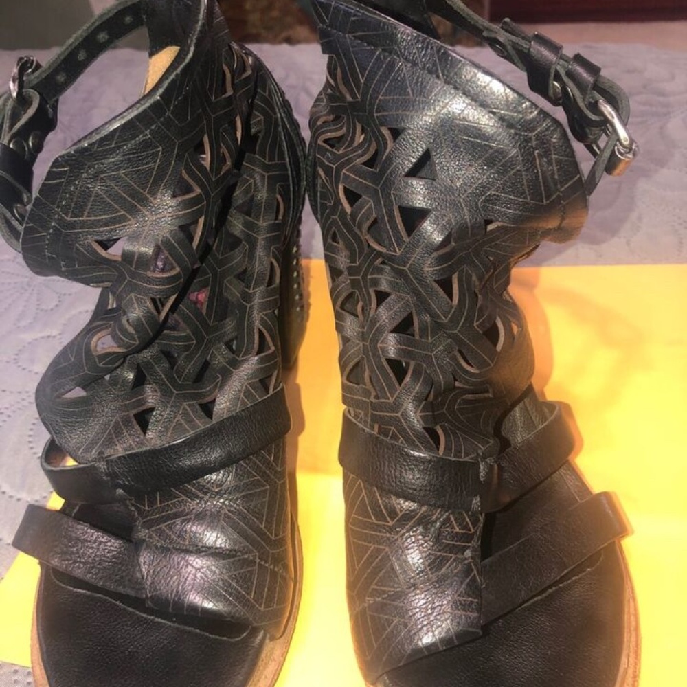 AS98 Black Gladiator Sandals